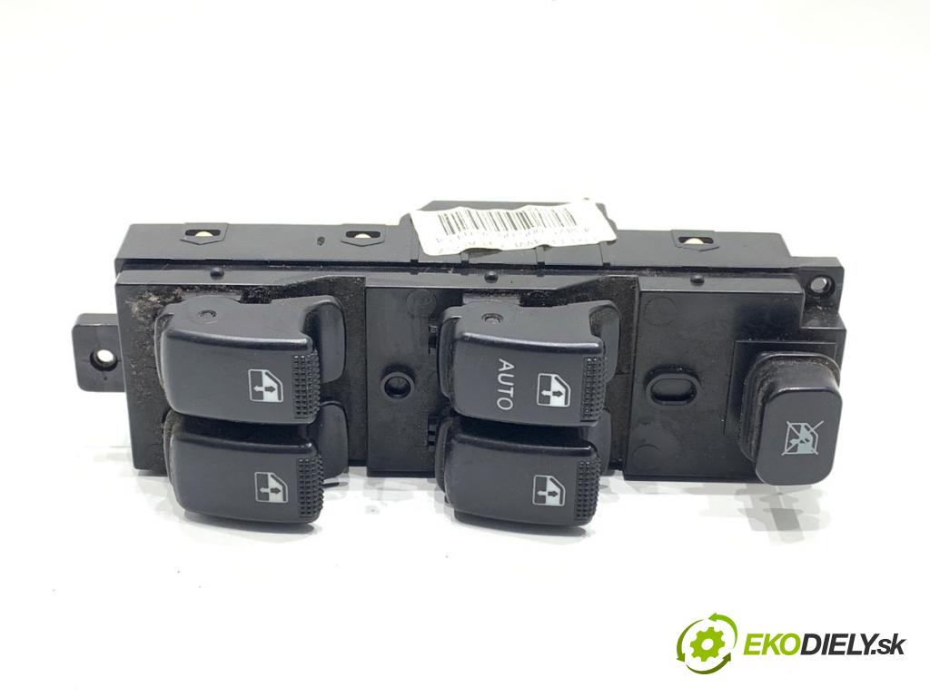 KIA PICANTO I liftback 2005 48 kW 1.1 1086 Prepínač okien 93570-07200 (Prepínacie páčky pod volantom)