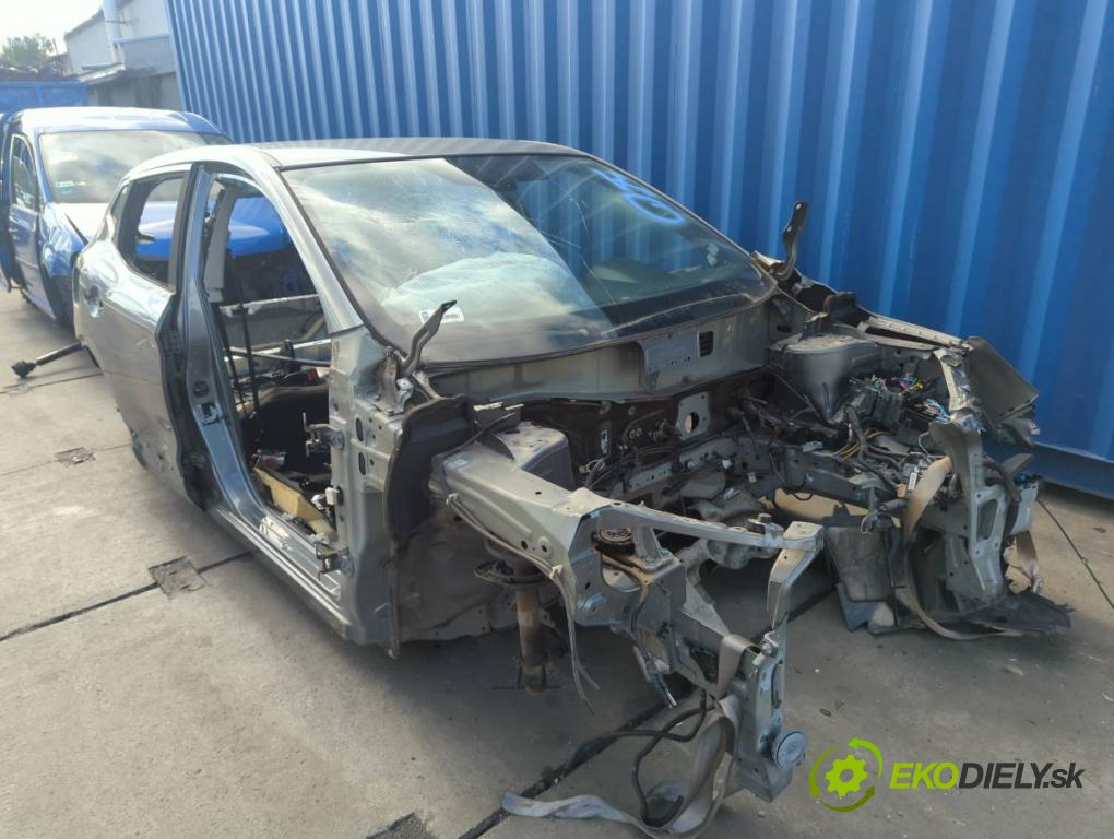 NISSAN QASHQAI J11 SUV 2018 85 kW 1.2 DIG-T 1197 KAROSERIA ČTVRŤÁK blatník zadní část levý pravý práh střecha PODŁUŻNICA levý pravý 
