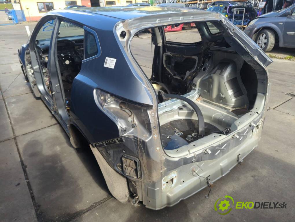 NISSAN QASHQAI J11 SUV 2018 85 kW 1.2 DIG-T 1197 KAROSERIA ČTVRŤÁK blatník zadní část levý pravý práh střecha PODŁUŻNICA levý pravý