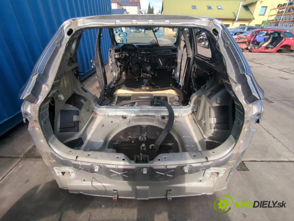 NISSAN QASHQAI J11 SUV 2018 85 kW 1.2 DIG-T 1197 KAROSERIA ČTVRŤÁK blatník zadní část levý pravý práh střecha PODŁUŻNICA levý pravý