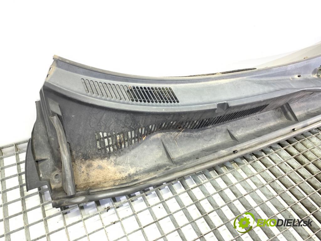 TOYOTA RAV 4 III SUV 2006 125 kW 2.4 4WD (ACA31, ACA33) 2362 Torpédo, plast pod čelné okno 55781-42070 (Torpédo (plast pod čelným sklom))