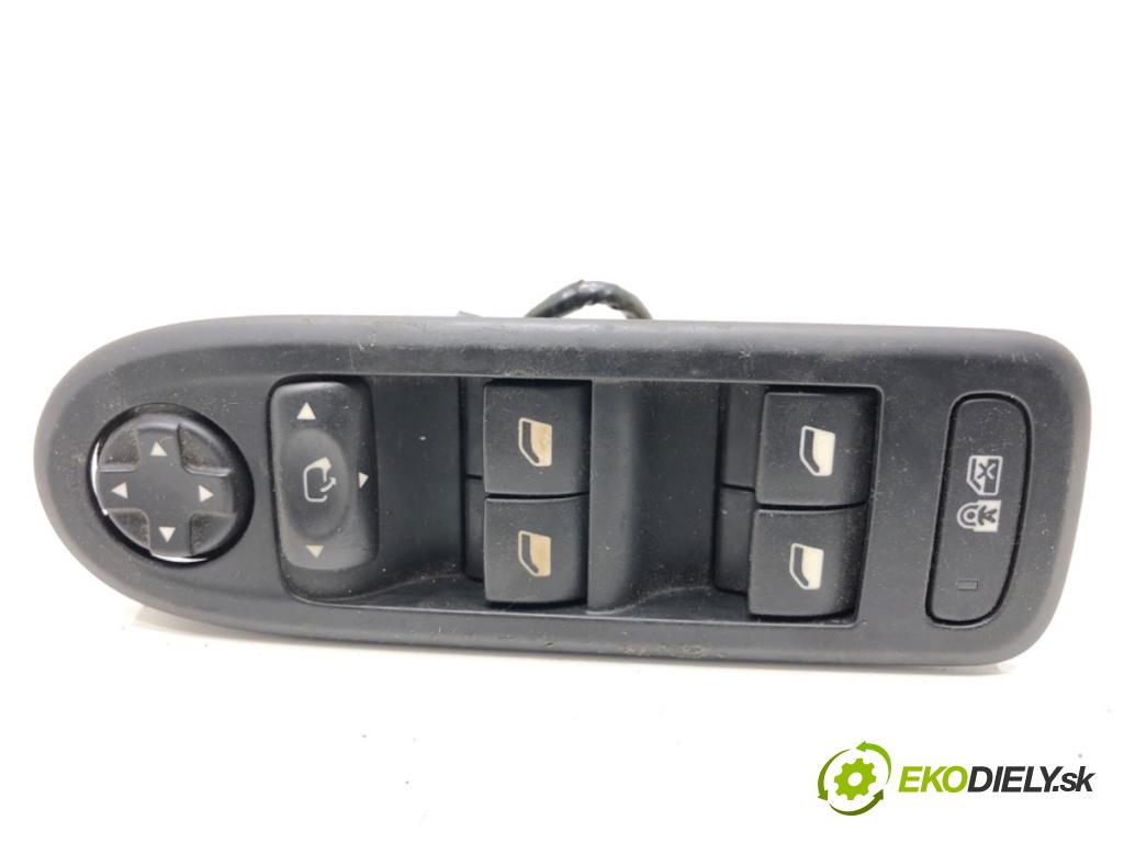 CITROEN C5 III Kombi 2013 120 kW 2.0 HDi 165 1997 Prepínač okien  (Prepínacie páčky pod volantom)