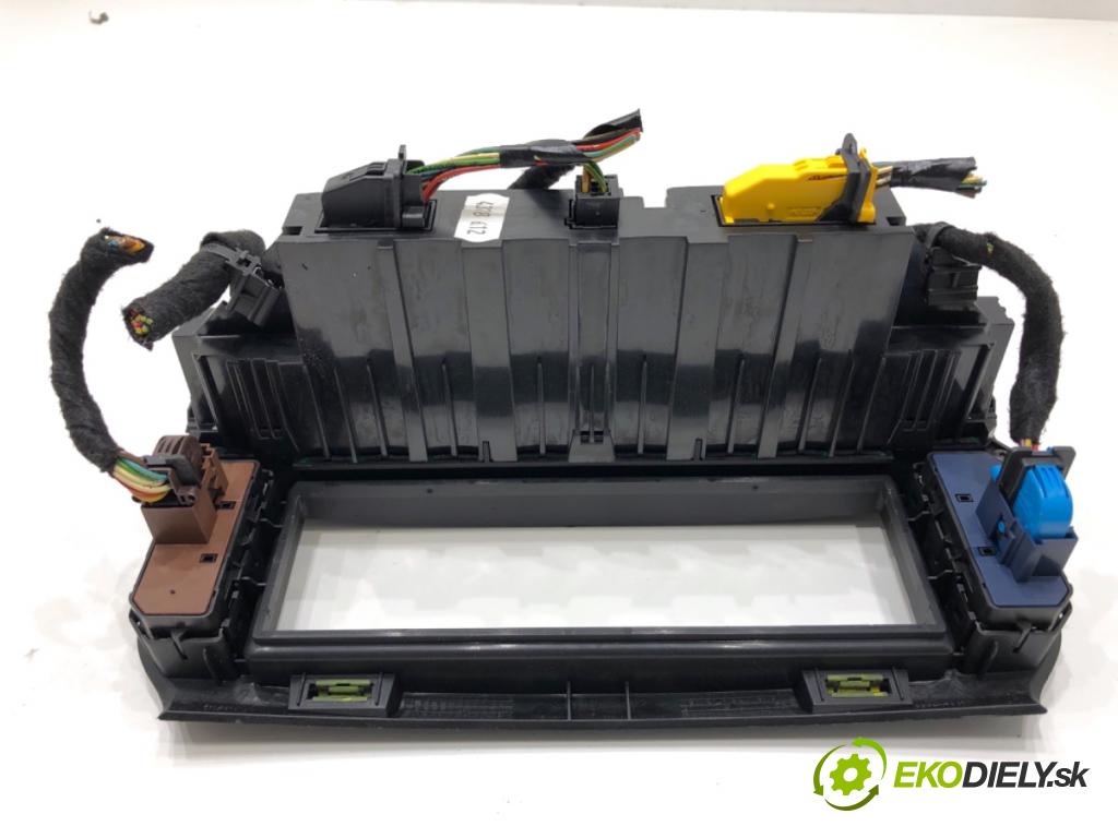 CITROEN C5 III Kombi 2013 120 kW 2.0 HDi 165 1997 Panel ovládania kúrenia 96715288ZD (Prepínacie páčky pod volantom)