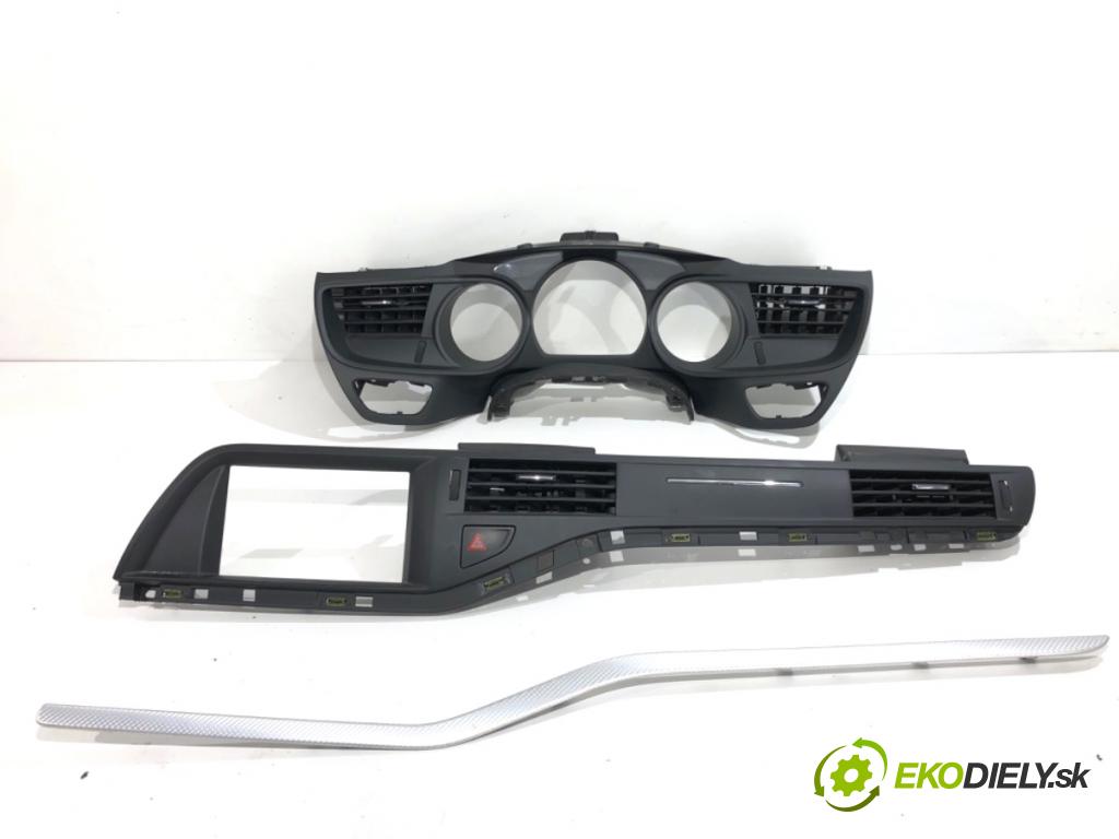 CITROEN C5 III Kombi 2013 120 kW 2.0 HDi 165 1997 lišty kryt 9686234077 9682386677 (Lišta)