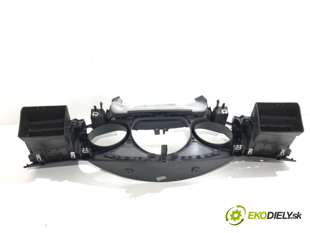 CITROEN C5 III Kombi 2013 120 kW 2.0 HDi 165 1997 lišty kryt 9686234077 9682386677 (Lišta)