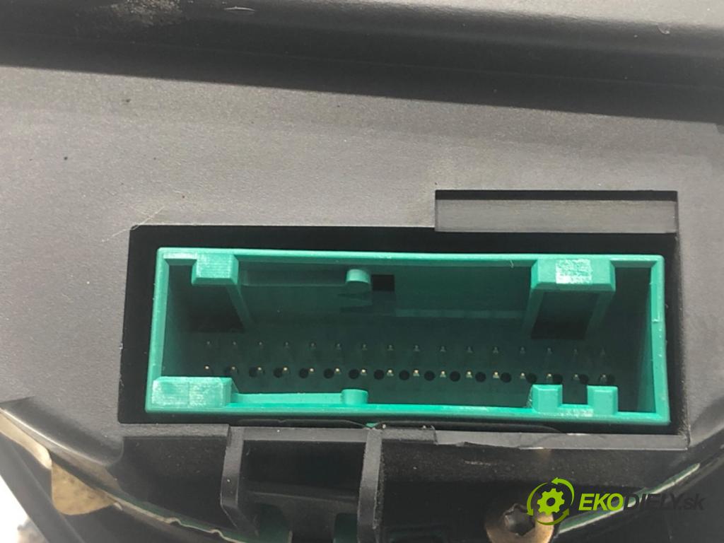 SKODA SUPERB I sedan 2003 96 kW 1.9 TDI 1896 Prístrojovka 3U0920810A (Prístrojová doska)