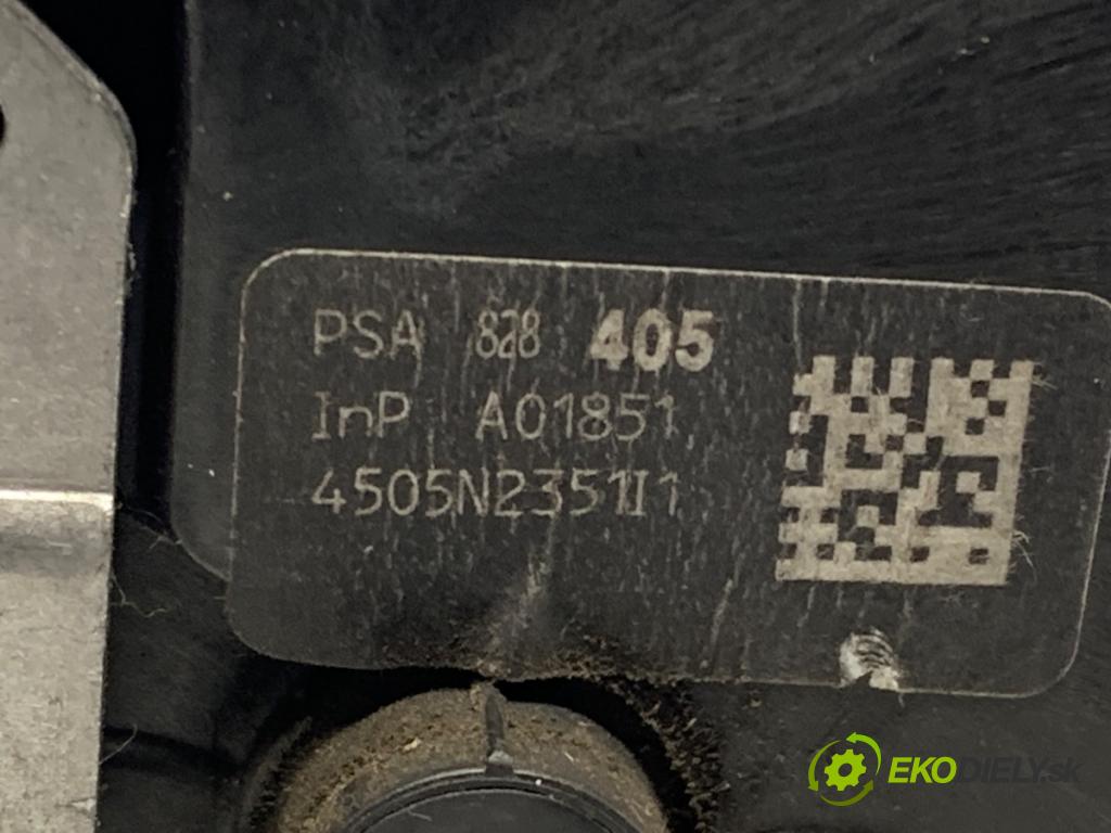 CITROEN BERLINGO II Nadwozie pełne/minivan 2016 73 kW 1.6 BlueHDi 100 1560 zámok Dvere pravy predný 828405