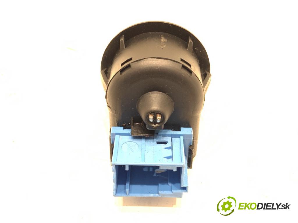 CITROEN BERLINGO II Nadwozie pełne/minivan 2016 73 kW 1.6 BlueHDi 100 1560 Prepínač nastavenia spätných zrkadiel (Prepínacie páčky pod volantom)