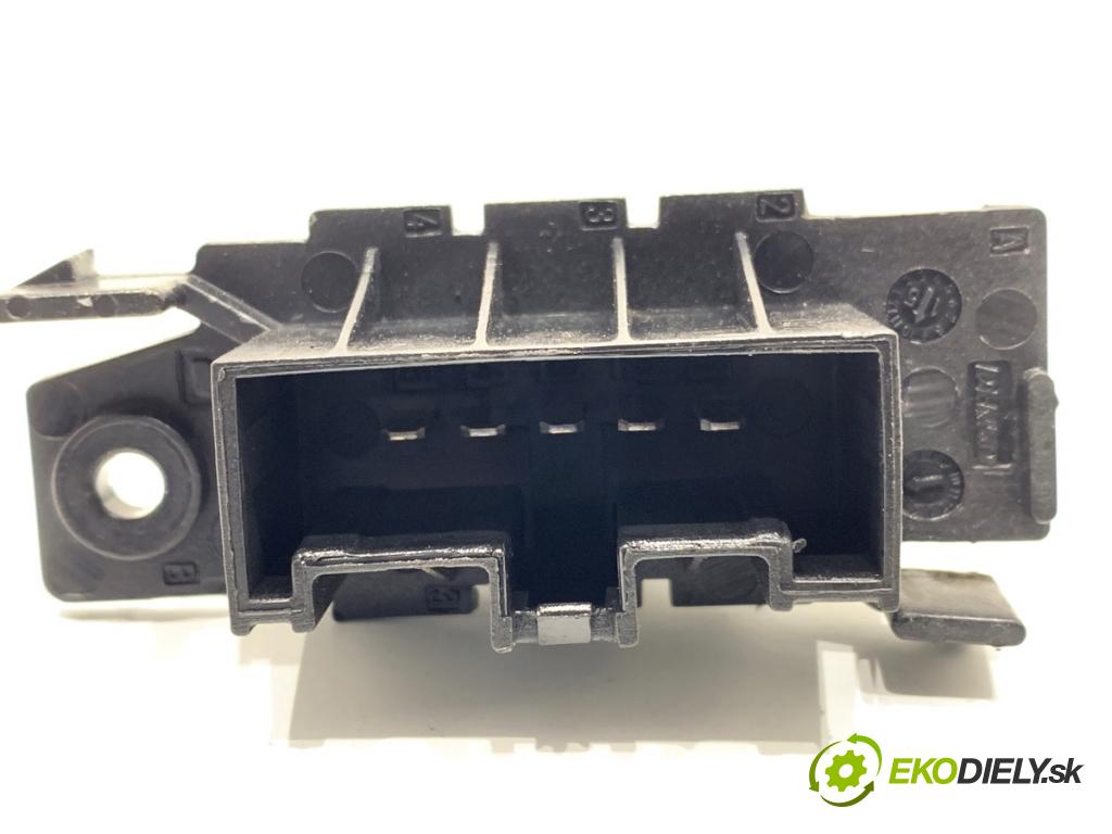 CITROEN BERLINGO II Nadwozie pełne/minivan 2016 73 kW 1.6 BlueHDi 100 1560 odpor rezistor topení vzduchu  (Odpor topení)