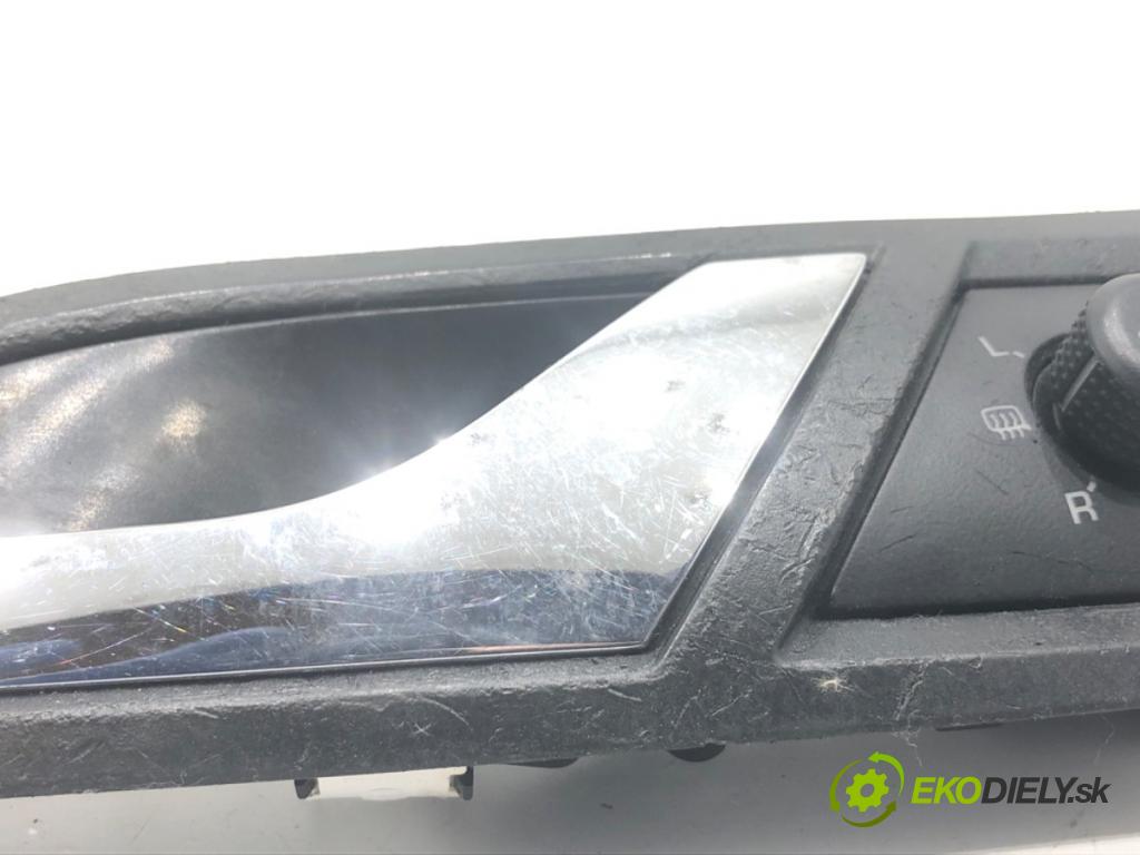 SKODA SUPERB I sedan 2003 96 kW 1.9 TDI 1896 klika vnitřní levý přední část 3U0837247