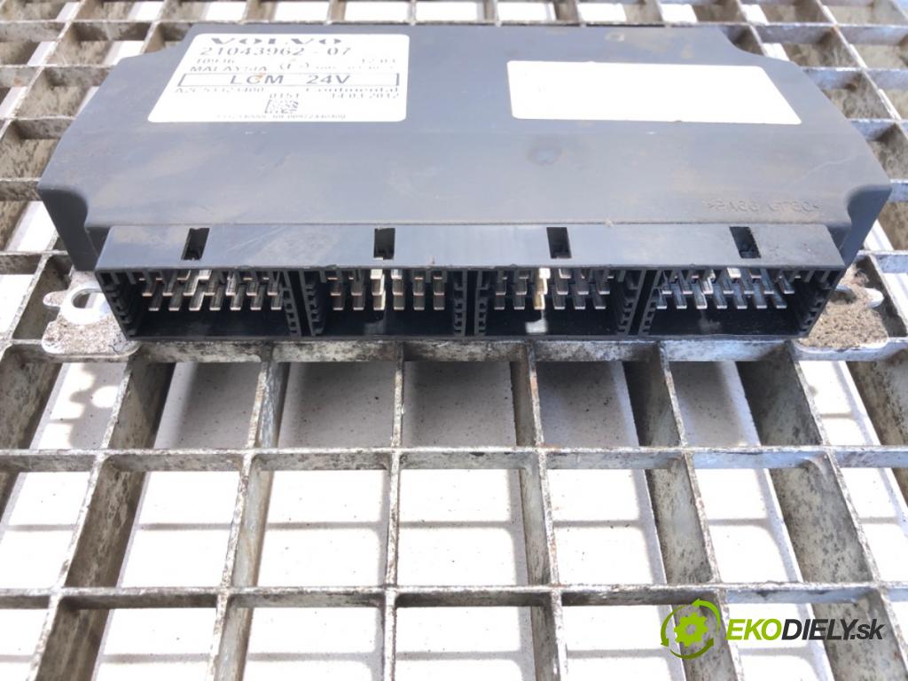 VOLVO FH Ciągnik siodłowy 2012 338 kW 460 338 kW [460 KM] olej napędowy 2005 - 2022 12800 Modul svetiel 21043962 (Riadiaca jednotka ostatné)