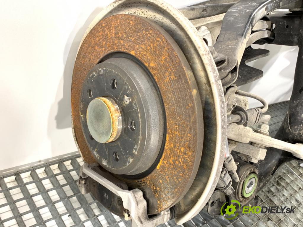 AUDI A4 B9 sedan 2024 110 kW 35 TFSI Mild Hybrid 1984 Výstuha zad