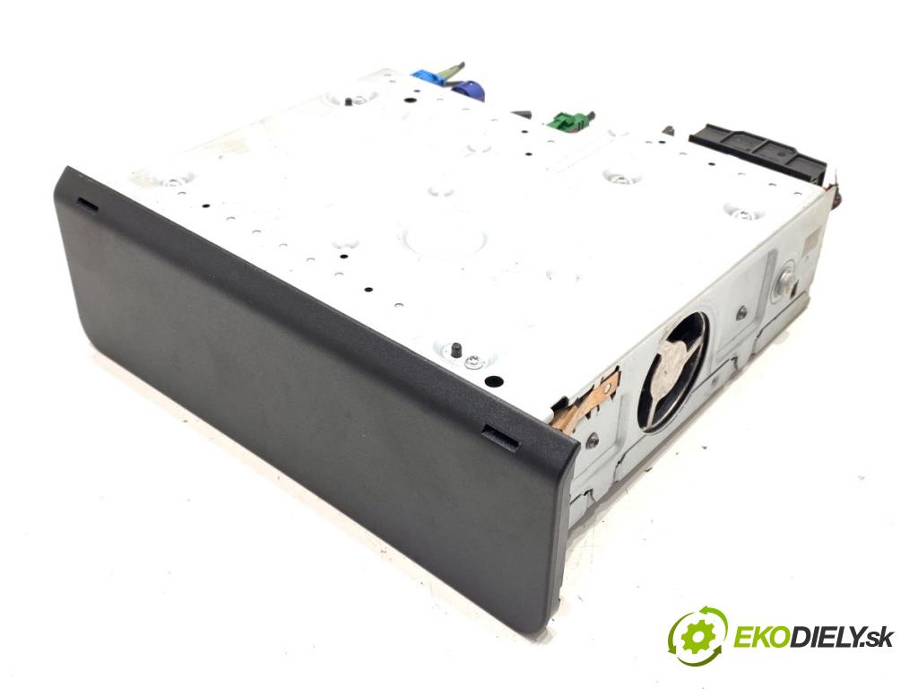 AUDI A4 B9 sedan 2024 110 kW 35 TFSI Mild Hybrid 1984 RADIO 8W2035043S (Audio zariadenie)