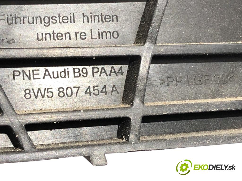 AUDI A4 B9 sedan 2024 110 kW 35 TFSI Mild Hybrid 1984 úchyt nárazníka pravý zadní část 8W5807454A