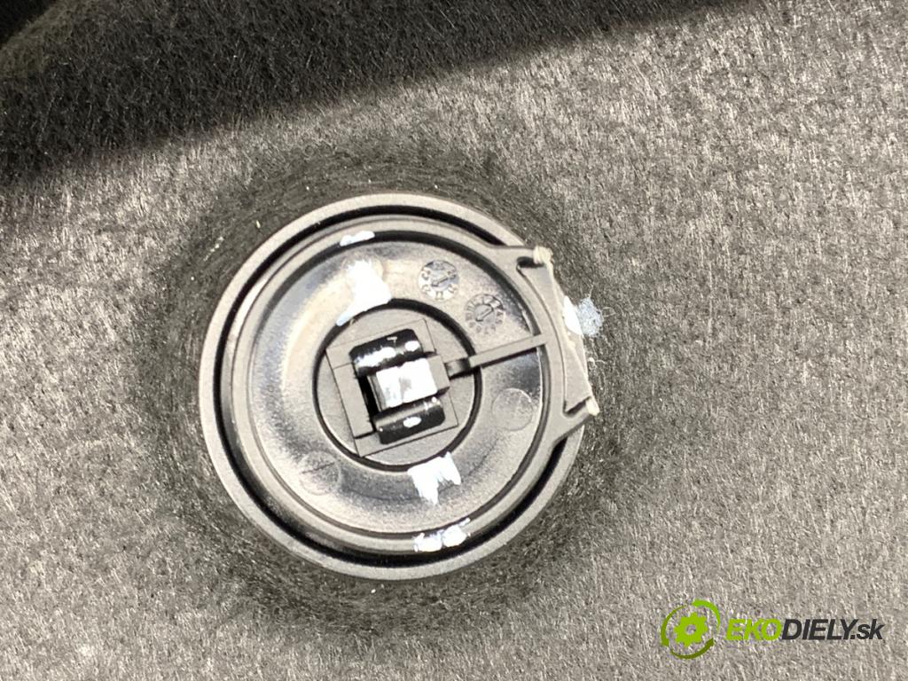 AUDI A4 B9 sedan 2024 110 kW 35 TFSI Mild Hybrid 1984 ča kufra levý 8W5863879AA