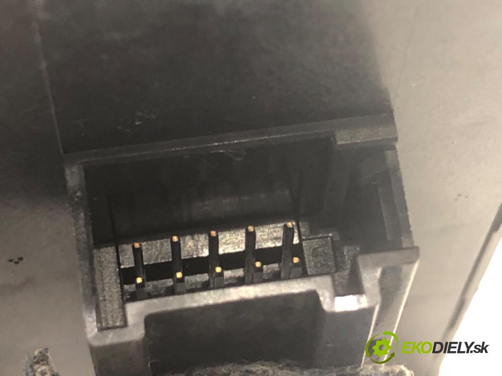 AUDI A4 B9 sedan 2024 110 kW 35 TFSI Mild Hybrid 1984 Prepínač okien 8W0959851E (Prepínacie páčky pod volantom)