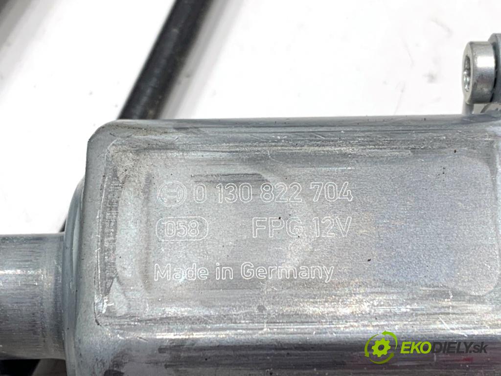 AUDI A4 B9 sedan 2024 110 kW 35 TFSI Mild Hybrid 1984 mechanismus okna pravý přední část 8W0837462A
