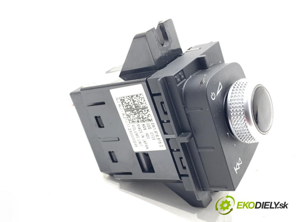 AUDI A4 B9 sedan 2024 110 kW 35 TFSI Mild Hybrid 1984 Panel ovládania radia 8W1919616D (Prepínacie páčky pod volantom)