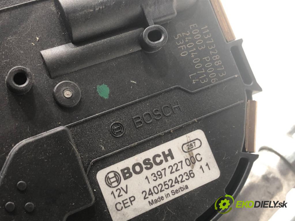 AUDI A4 B9 sedan 2024 110 kW 35 TFSI Mild Hybrid 1984 Mechanizmus stieračov predný 8W1955023C (Motorček stieračov predný)