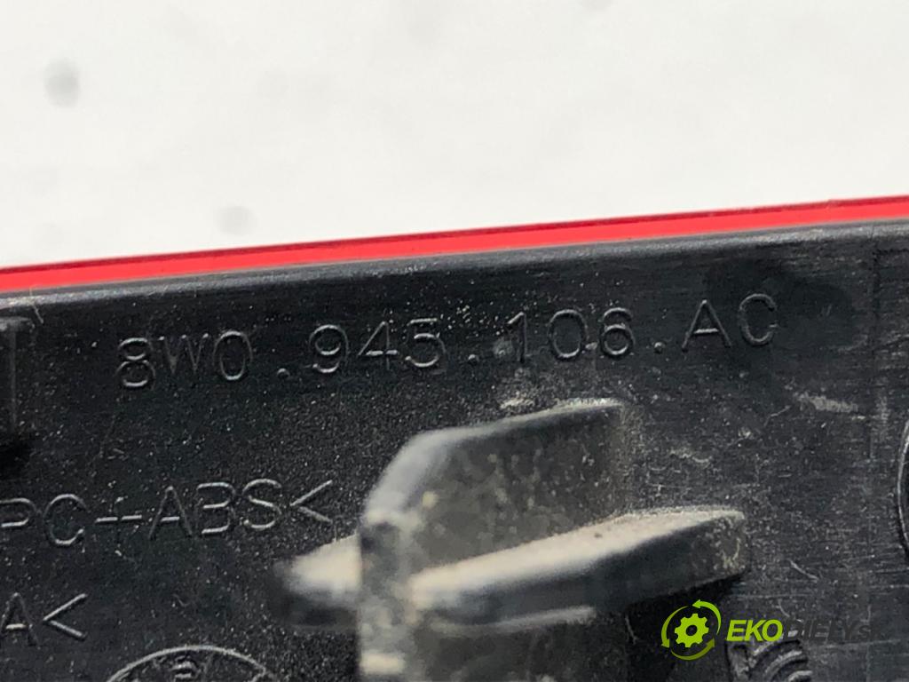 AUDI A4 B9 sedan 2024 110 kW 35 TFSI Mild Hybrid 1984 světlo nárazníka pravý zadní část reflexní