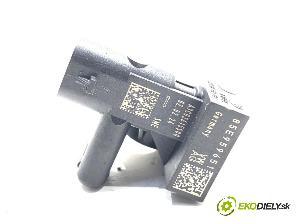 AUDI A4 B9 sedan 2024 110 kW 35 TFSI Mild Hybrid 1984 Snímač nárazu 85E959651 (Snímač nárazu)