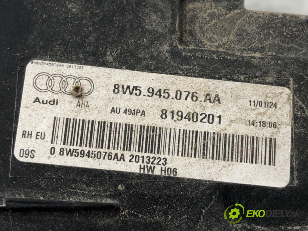 AUDI A4 B9 sedan 2024 110 kW 35 TFSI Mild Hybrid 1984 světlo zadní část pravá vnitřní  (Klika dveří ostatní)