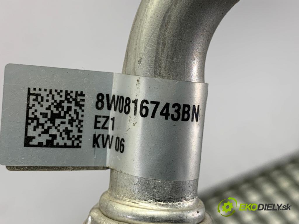 AUDI A4 B9 sedan 2024 110 kW 35 TFSI Mild Hybrid 1984 rúrka klimatizace 8W0816743BN (Trubka klimatizace)