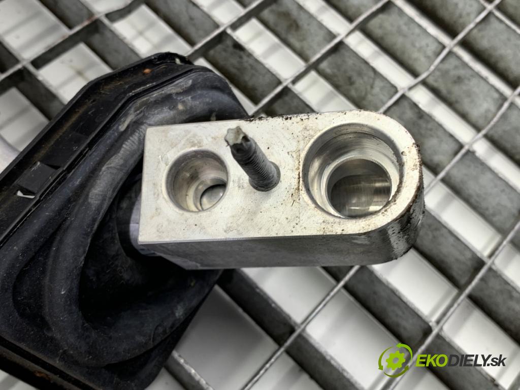 AUDI A4 B9 sedan 2024 110 kW 35 TFSI Mild Hybrid 1984 rúrka klimatizácie 8W0816738 (Rúrka klimatizácie)