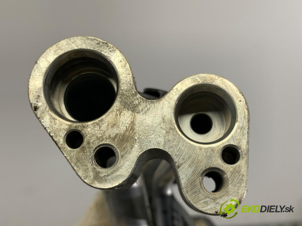 AUDI A4 B9 sedan 2024 110 kW 35 TFSI Mild Hybrid 1984 rúrka klimatizácie 8W0816738 (Rúrka klimatizácie)