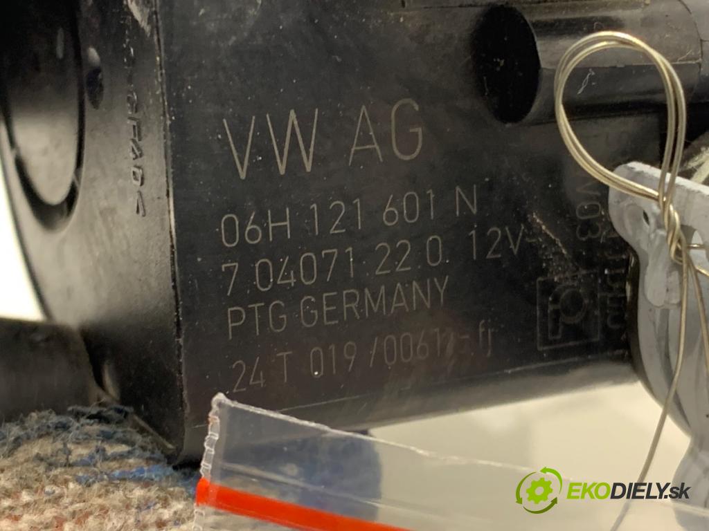 AUDI A4 B9 sedan 2024 110 kW 35 TFSI Mild Hybrid 1984 DALŠÍ: Pumpa vody 06H121601N (Vodná pumpa)