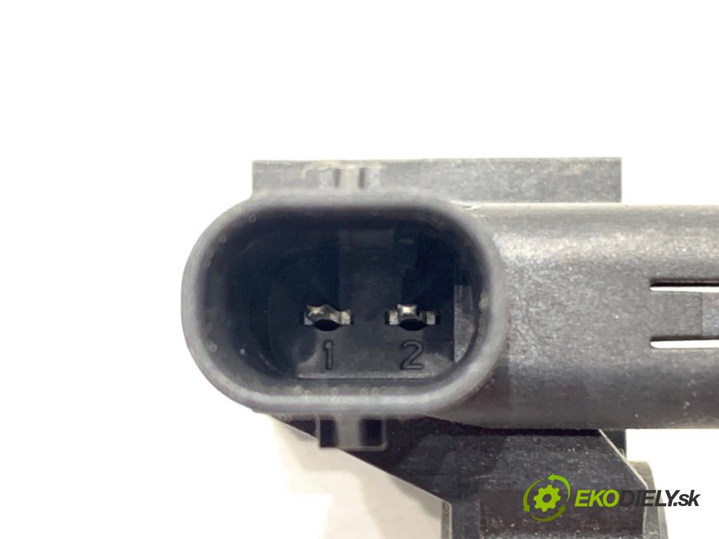 AUDI A4 B9 sedan 2024 110 kW 35 TFSI Mild Hybrid 1984 Snímač nárazu 85E959651A (Snímač nárazu)