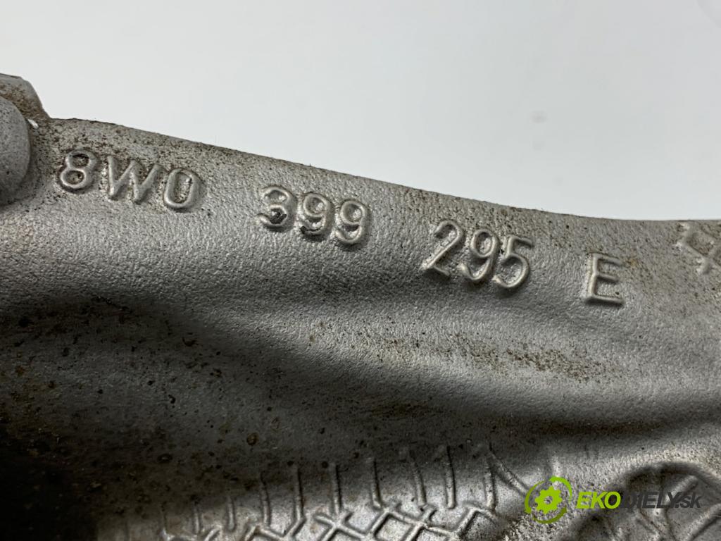 AUDI A4 B9 sedan 2024 110 kW 35 TFSI Mild Hybrid 1984 Držiak Motor ľavá strana 8W0399295E (Držiak motora)