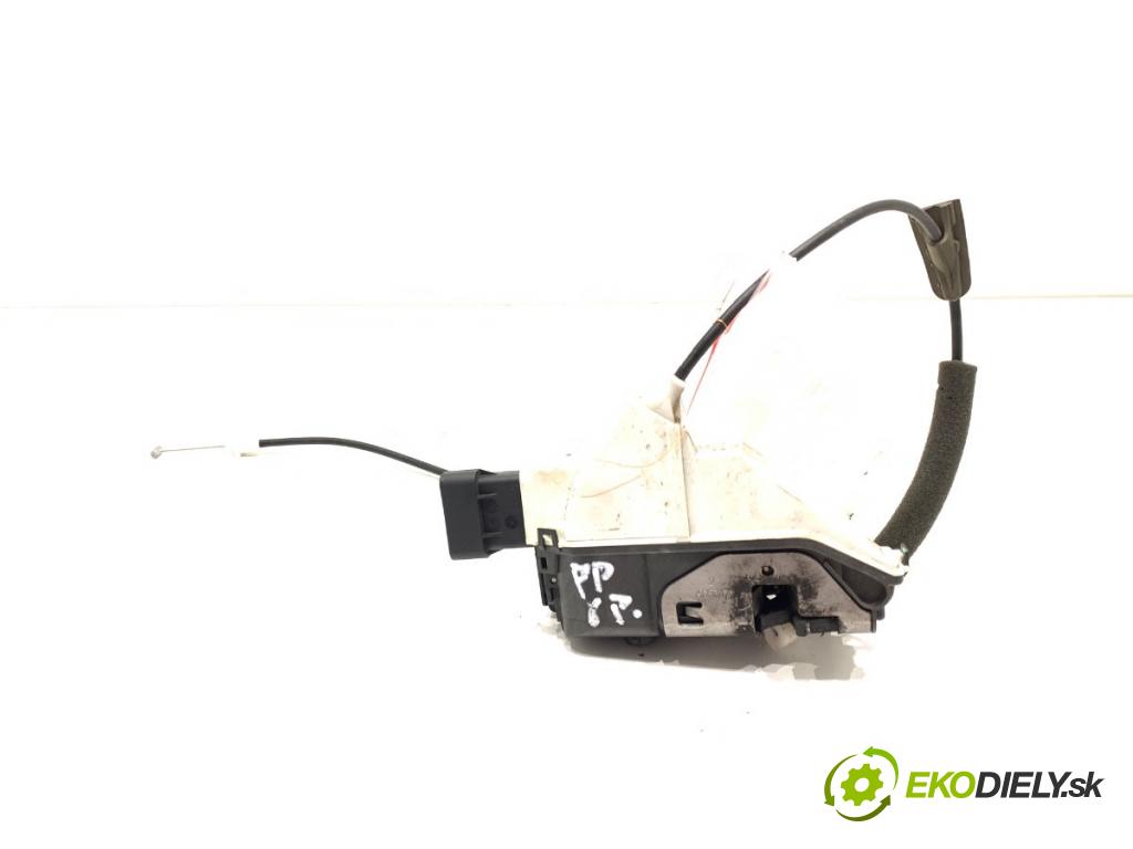 CITROEN C3 II liftback 2012 54 kW 1.4 1360 zámok dveře pravý přední část 006246