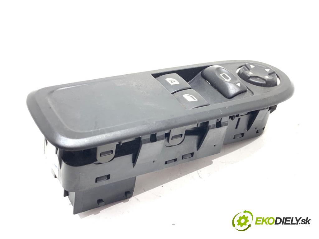 CITROEN C3 II liftback 2012 54 kW 1.4 1360 Prepínač okien 96637530XT (Prepínacie páčky pod volantom)