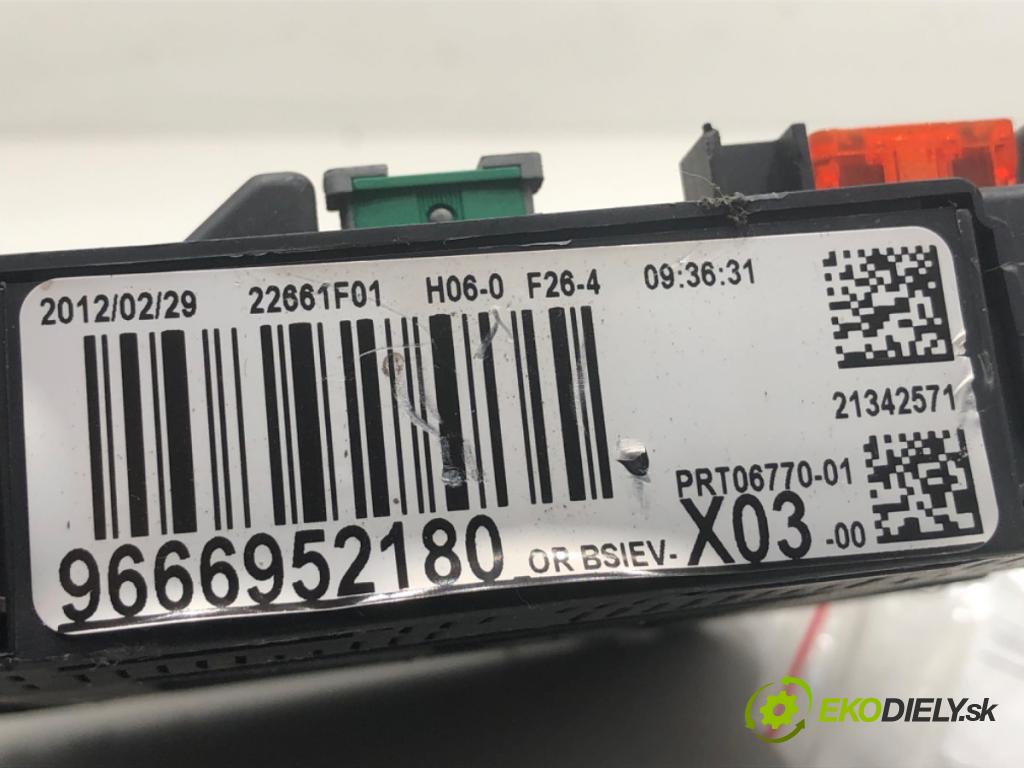 CITROEN C3 II liftback 2012 54 kW 1.4 1360 modul BSI 9666952180 (Pojistková skříňka)