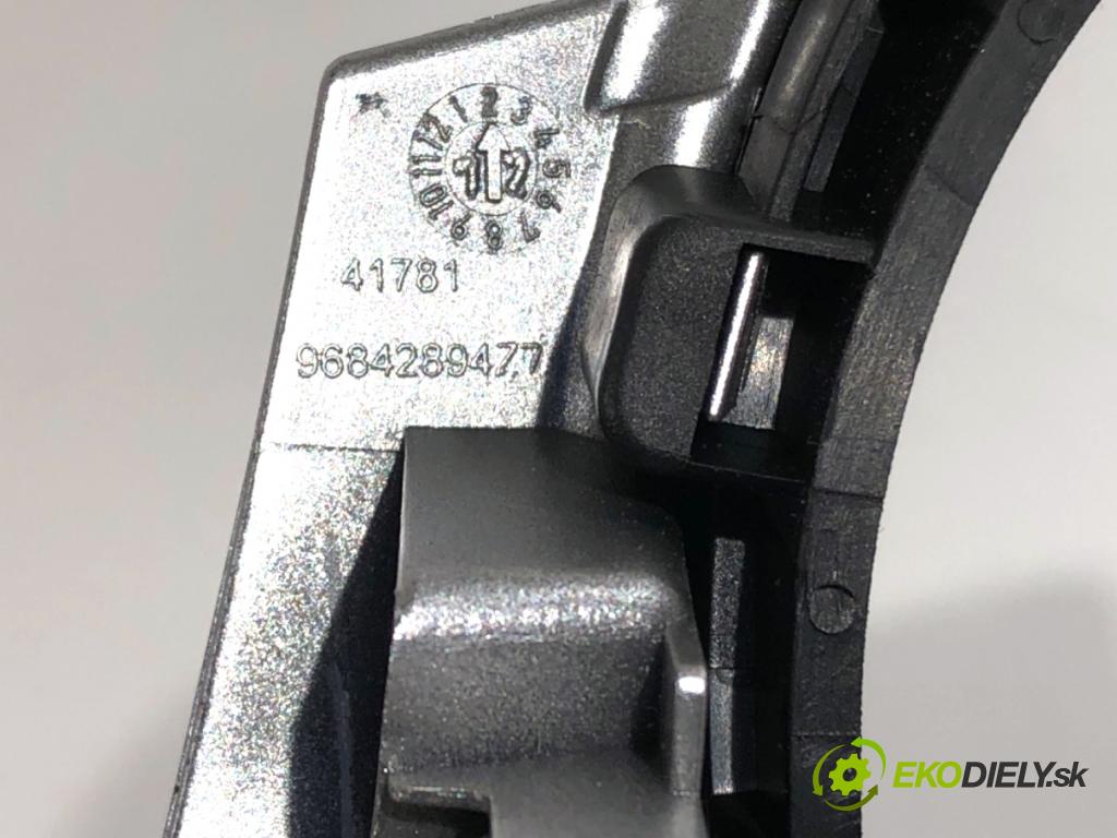 CITROEN C3 II liftback 2012 54 kW 1.4 1360 lišty kryt 9685748777 96857498ZD (Lišta)