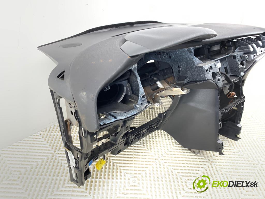CITROEN C3 II liftback 2012 54 kW 1.4 1360 Palubná doska VANKÚŠ: spolujazdca
