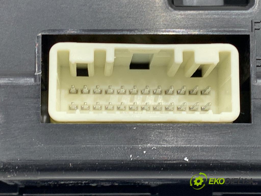 KIA VENGA liftback 2018 66 kW 1.4 CVVT 1396 Dislpej 94101-1P200 (Prístrojová doska)