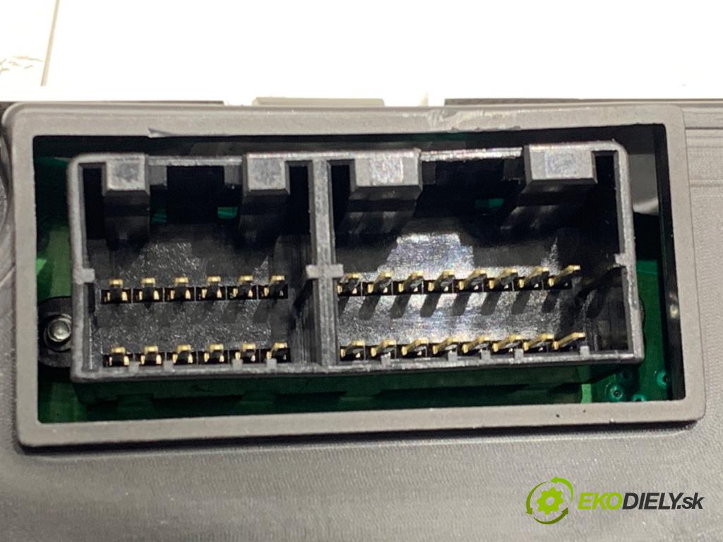 KIA VENGA liftback 2018 66 kW 1.4 CVVT 1396 Prístrojovka 94009-1 P540 (Prístrojová doska)