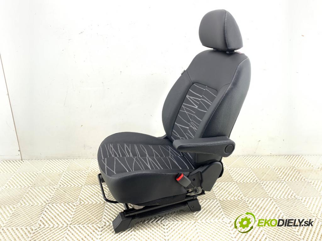 KIA VENGA liftback 2018 66 kW 1.4 CVVT 1396 Sedadlo pravy predný