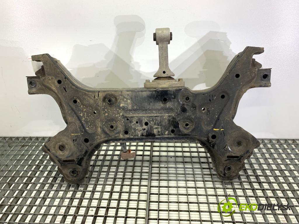 KIA VENGA liftback 2018 66 kW 1.4 CVVT 1396 výztuha pod motor 62400-1K100 (Přední výztuha)