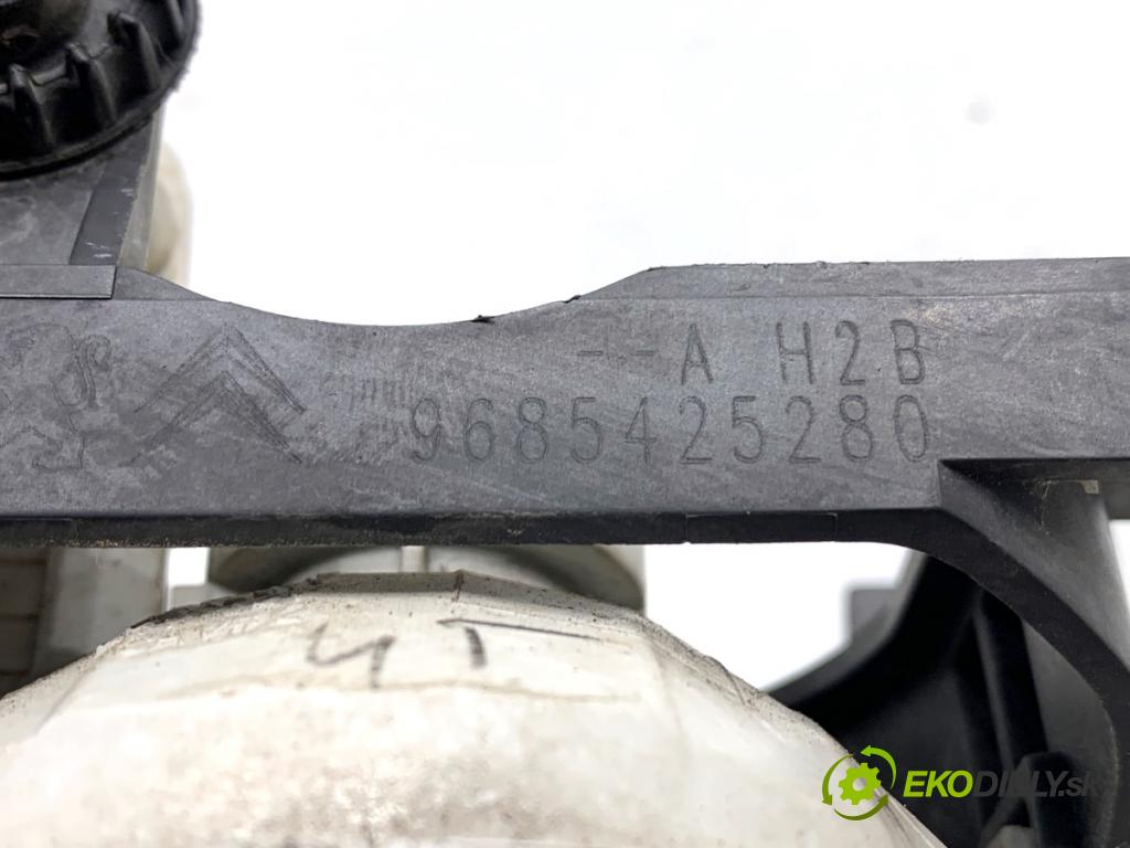 CITROEN C3 II liftback 2012 54 kW 1.4 1360 hmlové svetlo, hmlovka pravý přední část 9685425280