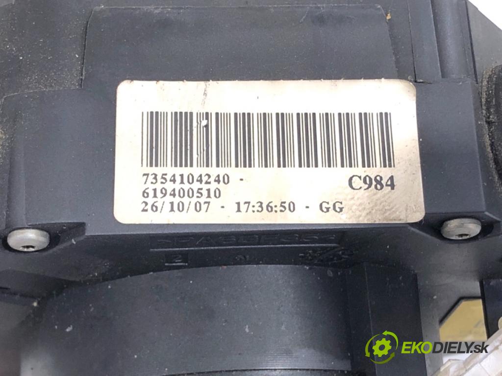 FIAT GRANDE PUNTO liftback 2008 57 kW 1.4 (199AXB11, 199AXB1A, 199BXB1A, 199AXL1A) 1368 Prepínač kombinovaný 7354104240 (Prepínacie páčky pod volantom)