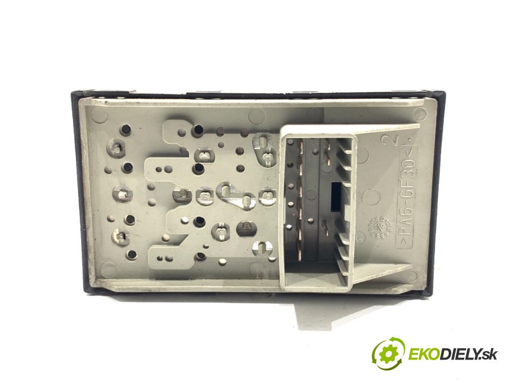 FIAT GRANDE PUNTO liftback 2008 57 kW 1.4 (199AXB11, 199AXB1A, 199BXB1A, 199AXL1A) 1368 Prepínač okien  (Prepínacie páčky pod volantom)