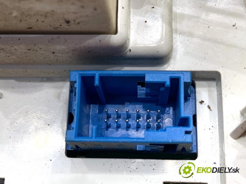 FIAT GRANDE PUNTO liftback 2008 57 kW 1.4 (199AXB11, 199AXB1A, 199BXB1A, 199AXL1A) 1368 Panel ovládania kúrenia 5G1140100 (Prepínacie páčky pod volantom)