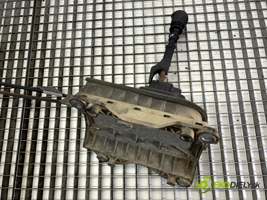 FIAT GRANDE PUNTO liftback 2008 57 kW 1.4 (199AXB11, 199AXB1A, 199BXB1A, 199AXL1A) 1368 Kulisa 00553485390 (Rýchlostná páka (kulisa))