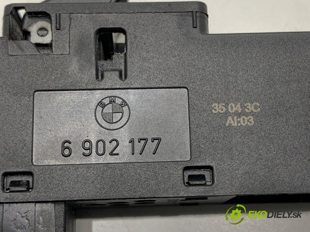 BMW E46 liftback 2004 85 kW 316 ti 1596 Prepínač okien  (Prepínacie páčky pod volantom)