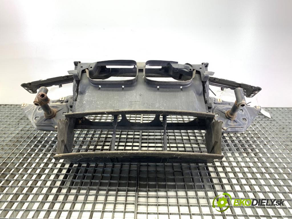 BMW E46 liftback 2004 85 kW 316 ti 1596 držák přední část 8268377 (Přední výztuha)