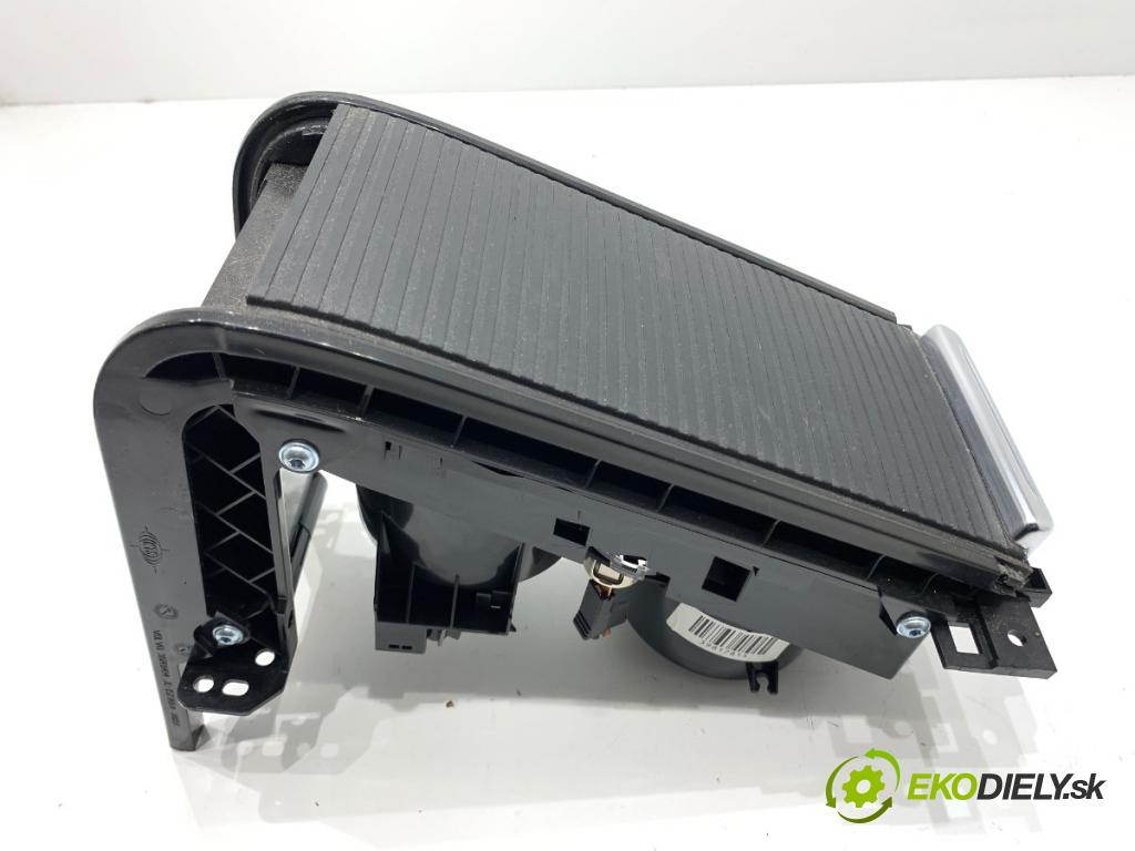 VOLVO V60 I Kombi 2014 133 kW D4 1969 Držiak na nápoje 31351147 (Držiak (úchyt) na nápoje)