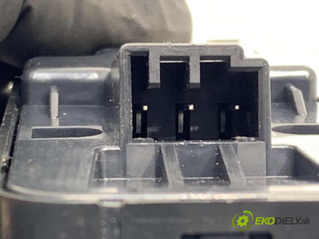 VOLVO V60 I Kombi 2014 133 kW D4 1969 Prepínač okien 31343101 (Prepínacie páčky pod volantom)